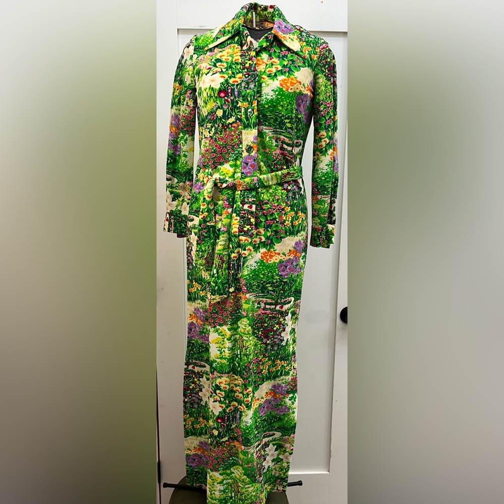 Vintage 1970’s leisure dress, flower garden